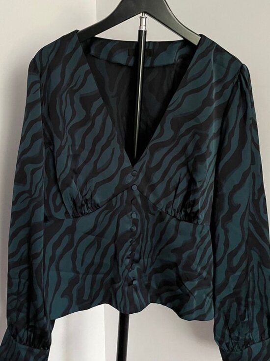 J. Crew Tops - Emerald green romantic v-neck blouse - J.Crew Size 14